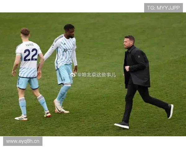 场面失控卢顿绝平主帅怒怼球迷